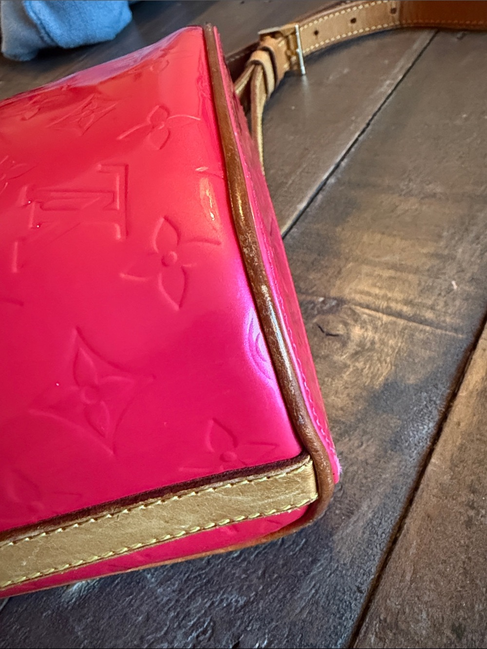 Louis Vuitton Vernis Sullivan Vertical Crossbody — Fuchsia/Hot Pink - Picture 11 of 15